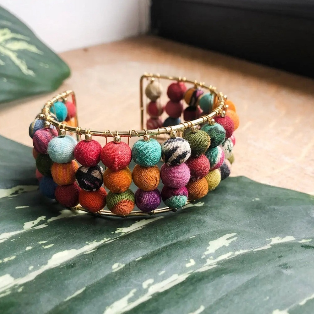 Kantha Red Gold Multicolored Fabric Pearl Bold Cuff Spiral Bracelet NWT - Picture 2 of 2